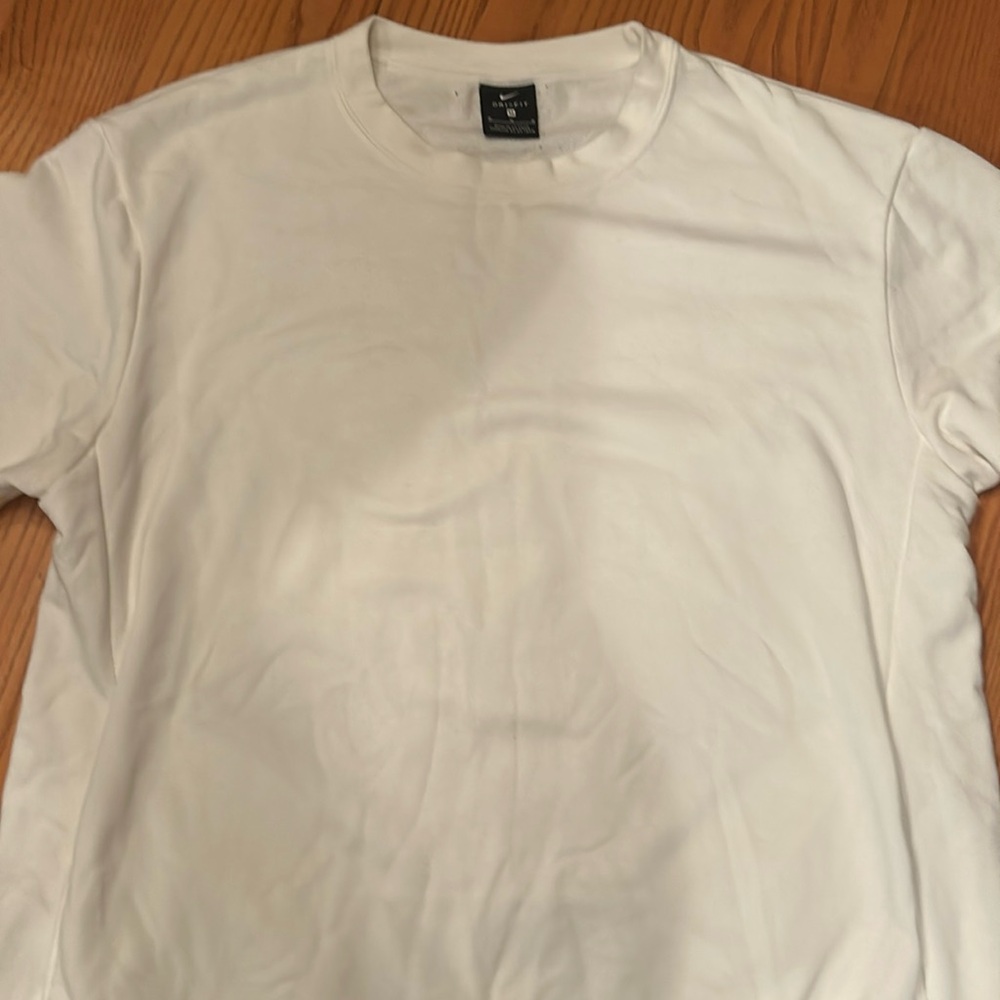 Nike women’s crewneck sweatshirt with pockets